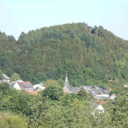 Charming With Terrace In Medebach