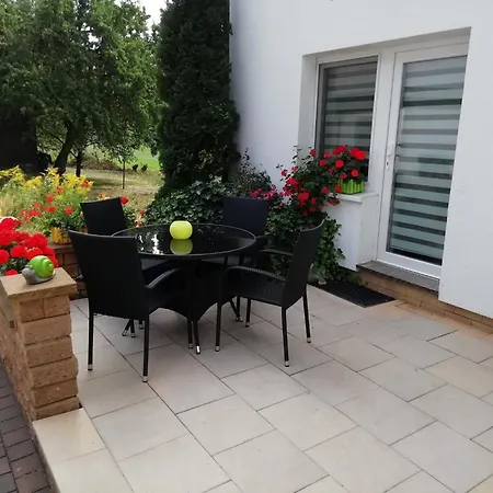 דירה Charming With Terrace In